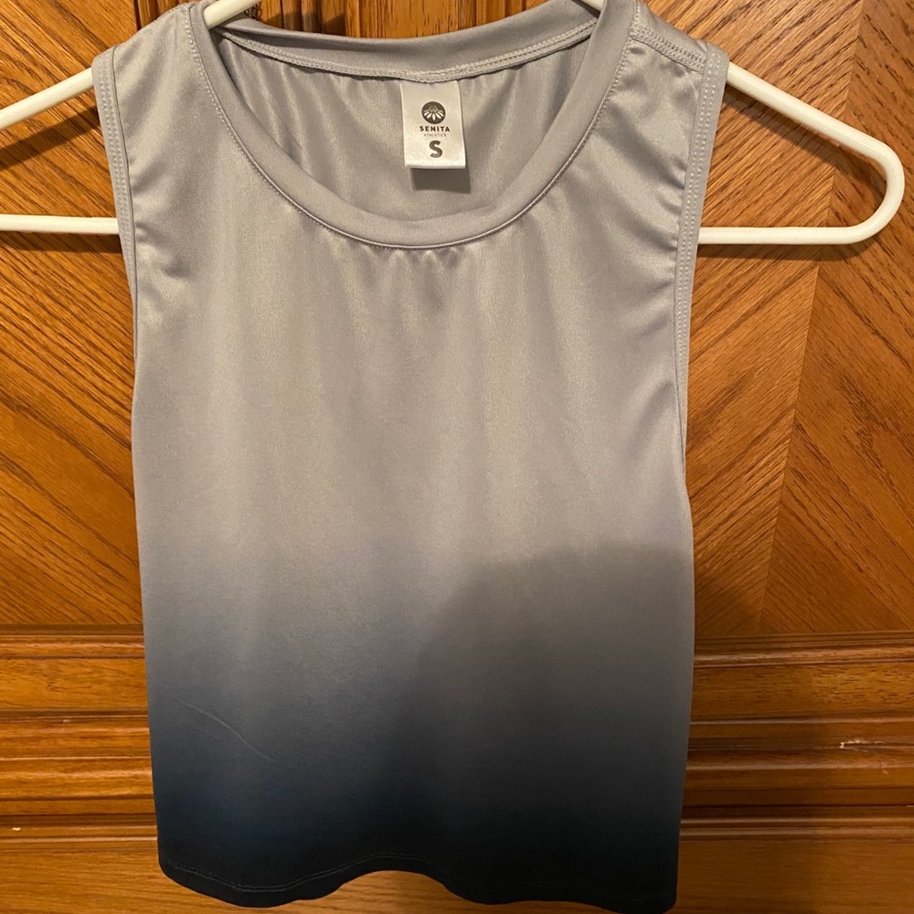 Senita workout tan top. Only tried it on.